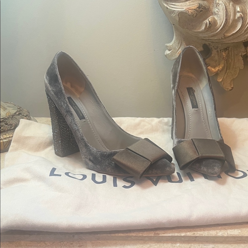 Louis Vuitton Gray Velvet Heels with Bow